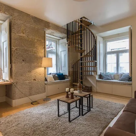 Lovelystay - Cozy Duplex In Alfama Lisbon