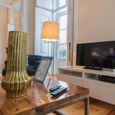 아파트 Lovelystay - Cozy Duplex In Alfama 리스본