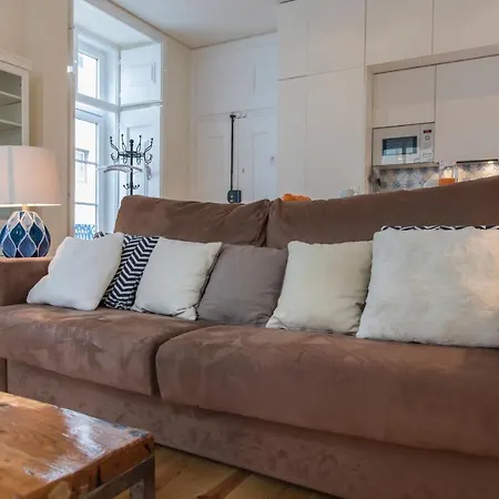 Lovelystay - Cozy Duplex In Alfama 아파트