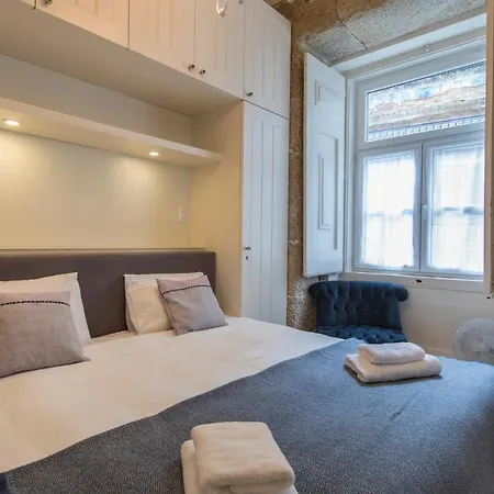 Lovelystay - Cozy Duplex In Alfama 리스본