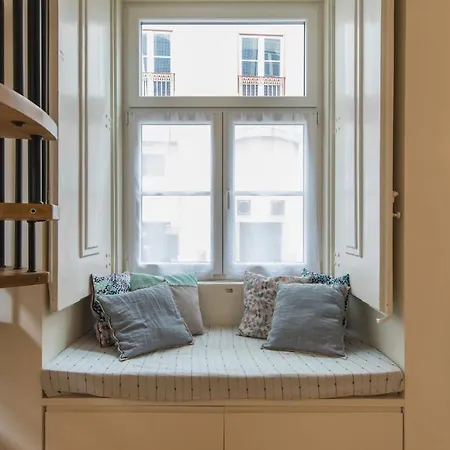 Lovelystay - Cozy Duplex In Alfama Lisboa