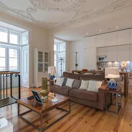 Lovelystay - Cozy Duplex In Alfama Apartment *
